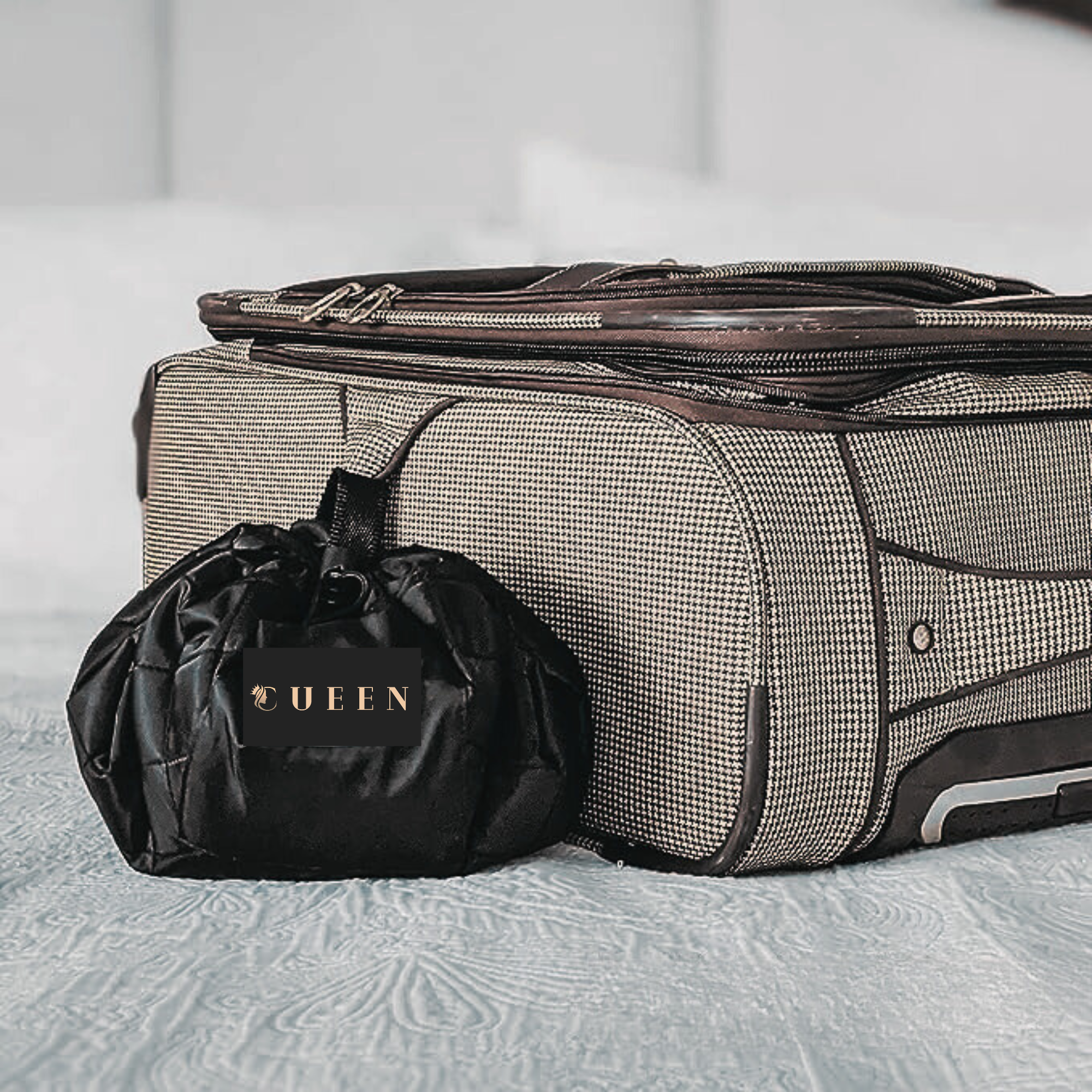 Cueen™ Deluxe Cosmetics Storage Bag