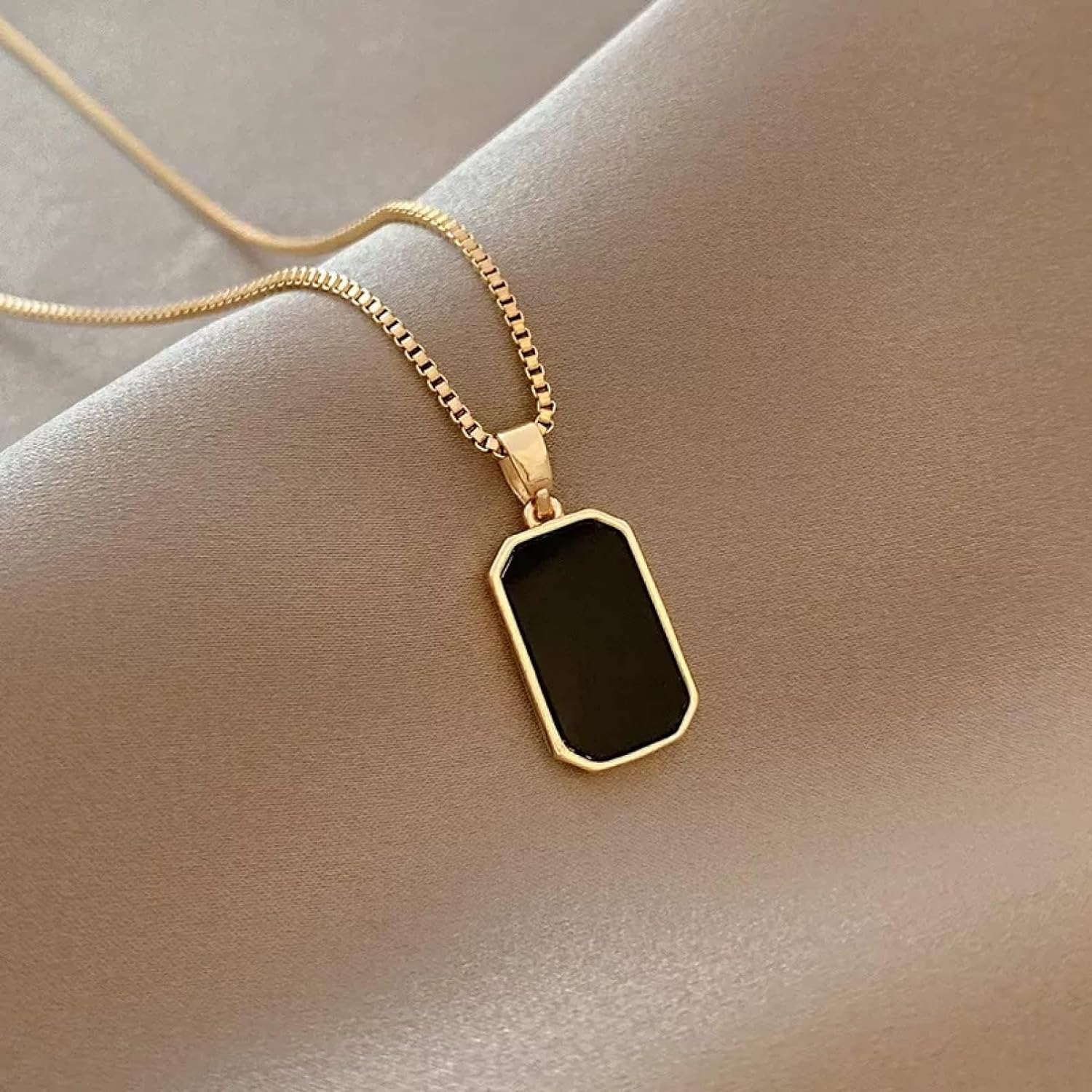 Cueen Black Rectangle Pendant Necklace