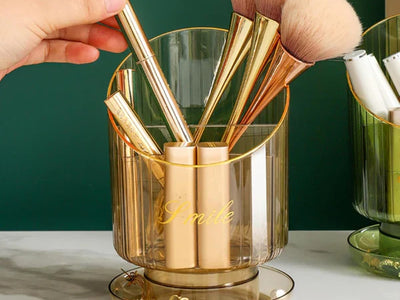 Traveling with Makeup? Why a Brush Holder Is Your New Best Friend