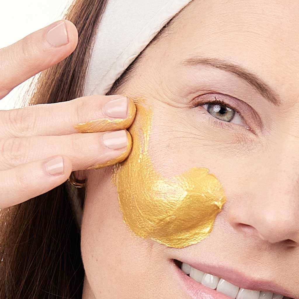 How to Use a Gold Peel Mask for Maximum Skincare Benefits?