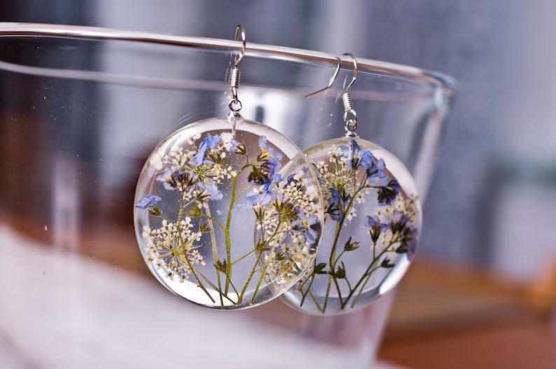 Cueen Lavender Flower Breeze Resin Earrings